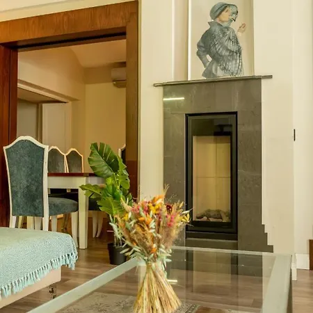 Modern Flat, 3br, 1ba Istanbul