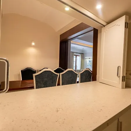 Lägenhet Modern Flat, 3br, 1ba