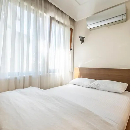 Modern Flat, 3br, 1ba *