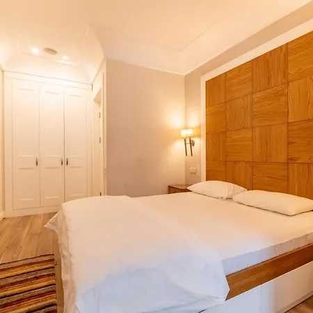 Modern Flat, 3br, 1ba