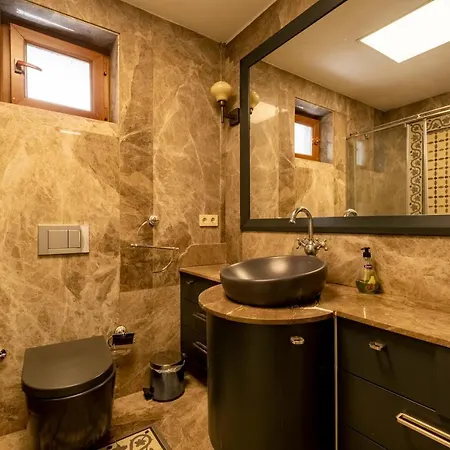Modern Flat, 3br, 1ba Apartament *