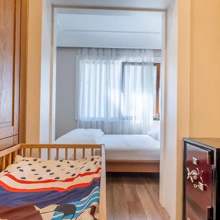 Modern Flat, 3br, 1ba