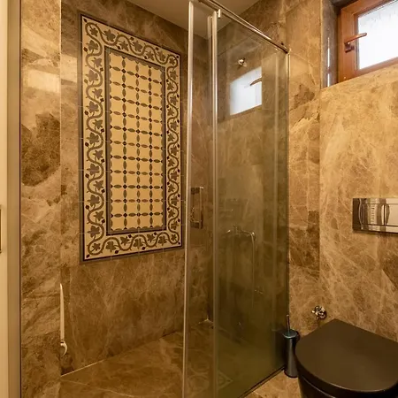 Modern Flat, 3br, 1ba